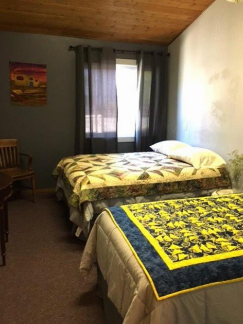 Riverside Retreat and Inn image 11